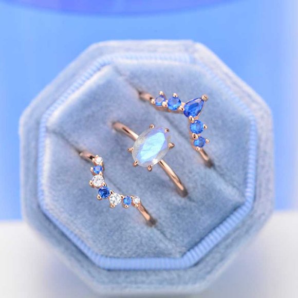 OVAL VINTAGE MOONSTONE RING- THREE RING SET - Picture 4 of 4